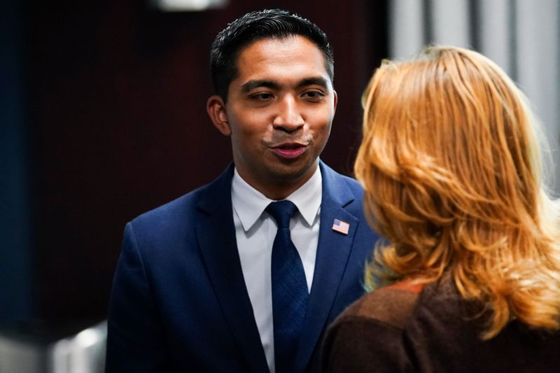 A former Cincinnati Republican congressional candidate is lead counsel in the prosecution of Don Lemon.