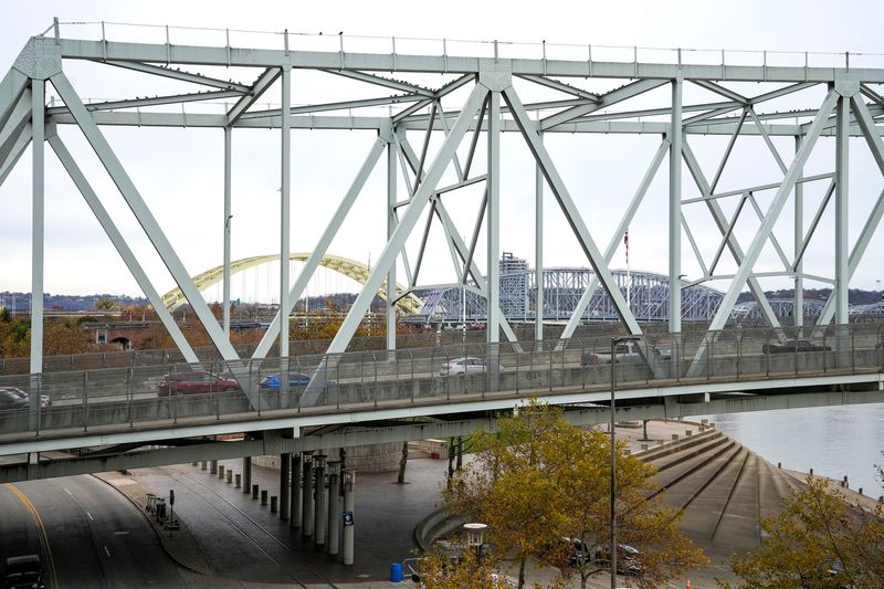Vehicles slowly make their way across the Taylor–Southgate Bridge toward Newport Wednesday, Nov.27, 2024. Traffic along the Taylor-Southgate bridge and other Cincinnati area bridges have increased since a fire broke out under the Daniel Carter Beard Bridge on Nov. 1 closing the northbound lanes.
