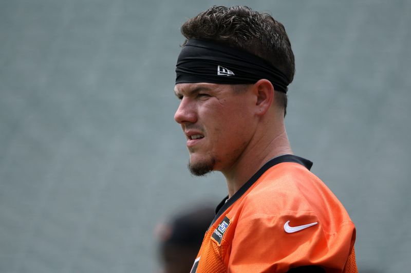 Jun 12, 2018; Cincinnati, OH, USA; Cincinnati Bengals quarterback Logan Woodside (5) during minicamp at Paul Brown Stadium. Mandatory Credit: Aaron Doster-USA TODAY Sports
