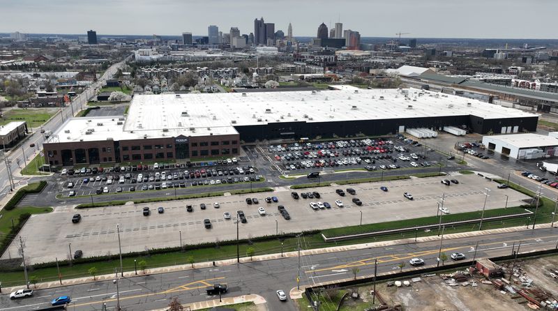 Weight and gym equipment maker Rogue Fitness is seeking to add 270,000 square feet to its headquarters and factory on Cleveland and East 5th avenues.