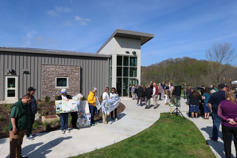 Oil and gas protesters attended the event, taking a stance against fracking of public land. Representatives from Save Ohio Parks held signs, maps and newspaper clippings.
