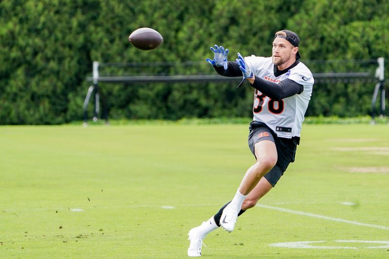 Cincinnati Bengals tight end Mike Gesicki (88) runs drills during practice, Tuesday, May 6, 2025, at the Kettering Health Practice Field in Downtown Cincinnati.