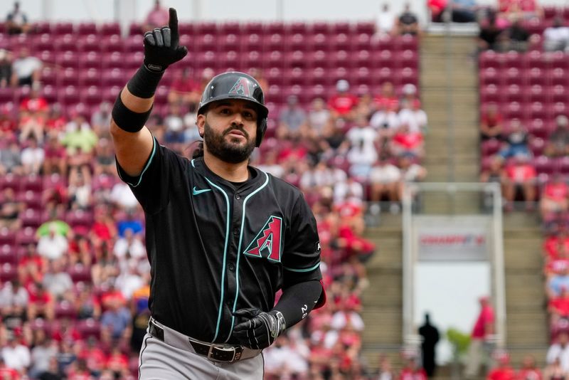 Arizona Diamondbacks third baseman Eugenio Suárez (28) rounds third on a solo home run in the second inning of the MLB National League game between the Cincinnati Reds and the Arizona Diamondbacks at Great American Ball Park in downtown Cincinnati on Saturday, June 7, 2025.