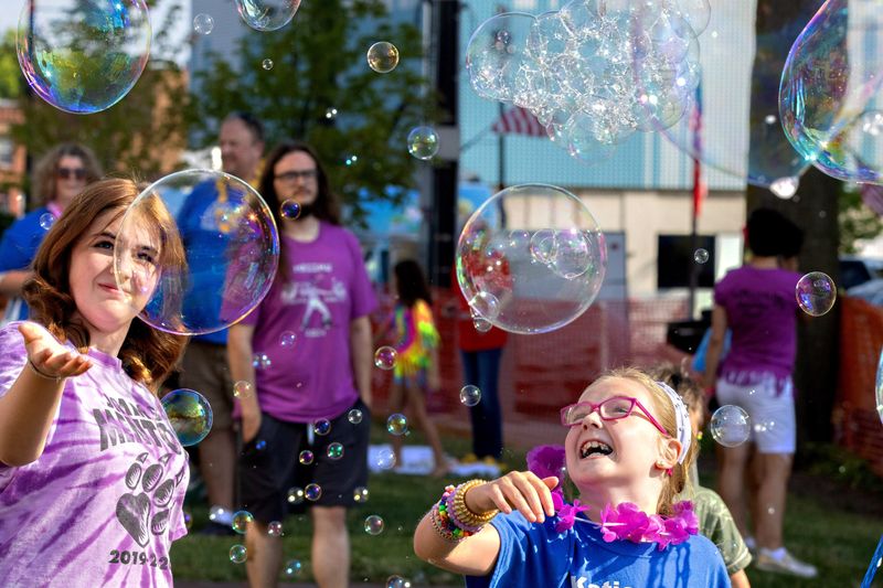 Divine Harmony Performance Art will organize bubbles on the lawn of Massillon Museum's 31st annual Island Party, planned for the evening of July 18.