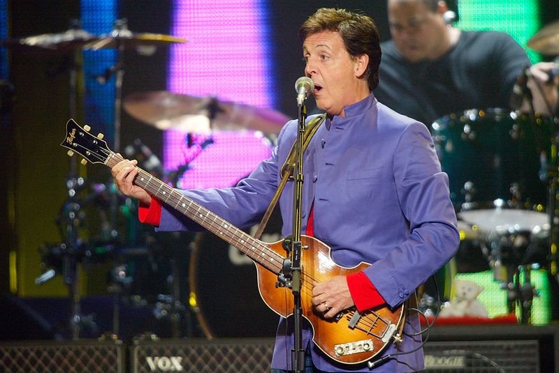 (PAULPX BECK DECAMP 10/10/2002) Paul McCartney (cq) belts out a rendition of 'Jet' for a near sell out crowd at the Value City Arena Thursday October 10, 2002. Aaron Beck Review. (Columbus Dispatch photo by James D. DeCamp)


PHOTO EDITOR AND P.I.T. CREW NOTE: Theatrical lighting - use caution when adjusting color. What you see is what was there. Shot at high ASA - please be cautious when applying sharpening filters. THANKS!!