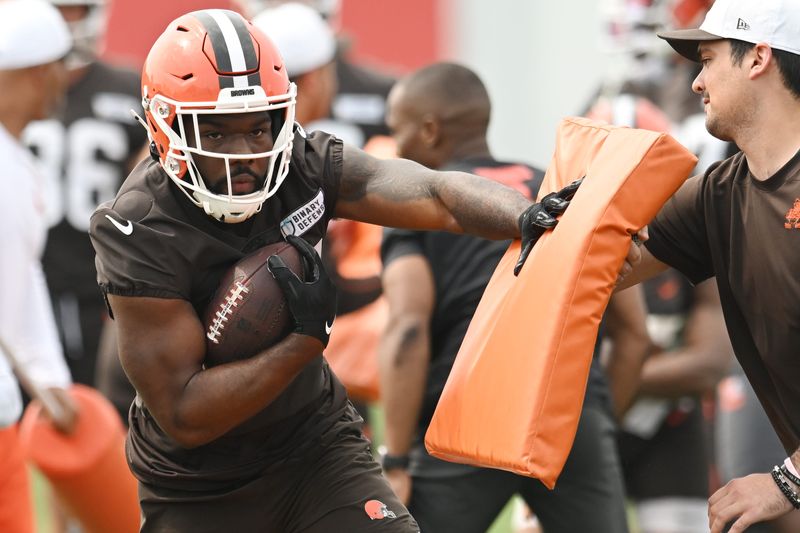 Jun 12, 2025; Berea, OH, USA; Cleveland Browns running back Jerome Ford (34) runs a drill during mini camp at CrossCountry Mortgage Campus. Mandatory Credit: Ken Blaze-Imagn Images