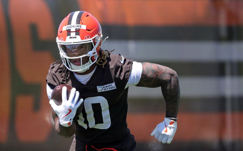 Cleveland Browns running back Quinshon Judkins runs during a Browns rookie minicamp drill at the team's training facility May 9, 2025, in Berea, Ohio.