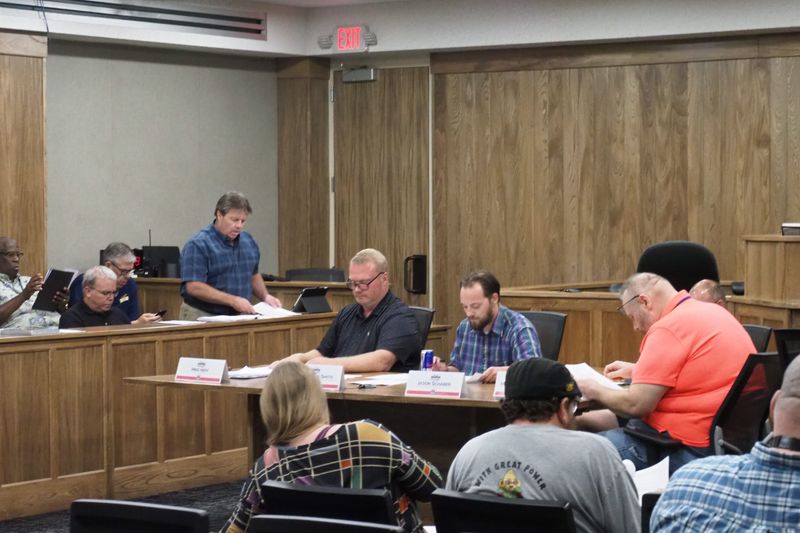 Marion City Council's Legislation, Codes & Regulations Committee members voted 2-1 to send the charter ordinance back to the full City Council after revisions were made at Monday's meeting.