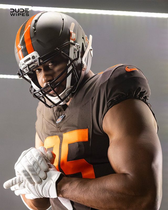 Myles Garrett shows off the new Browns "alpha dog" helmet.