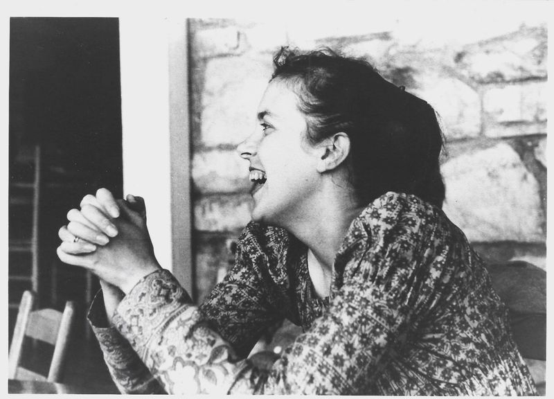 Lisa Drumm died at age 89 on July 30, 2025. She is remembered as an artist, business woman, mother and wife.