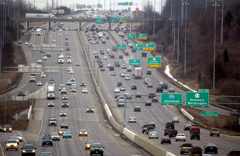 This Dispatch file photo from 2004 shows Interstate 270 on Columbus' North Side, looking east from the Linworth Road overpass. New lanes recently opened between U.S. Route 23 in Worthington and Interstate 71.