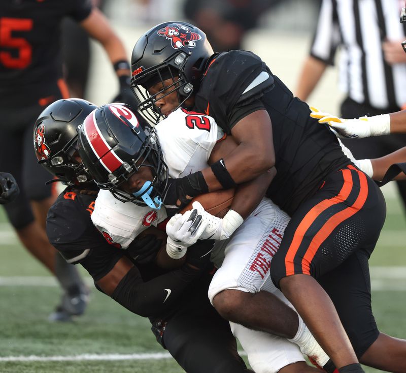 Massillon takes on Glenville at Paul Brown Tiger Stadium. Friday, August 22, 2025.