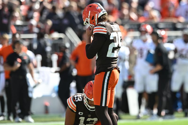 Cleveland Browns place kicker Andre Szmyt reacts after missing a field goal against the Cincinnati Bengals on Sept. 7, 2025, in Cleveland.