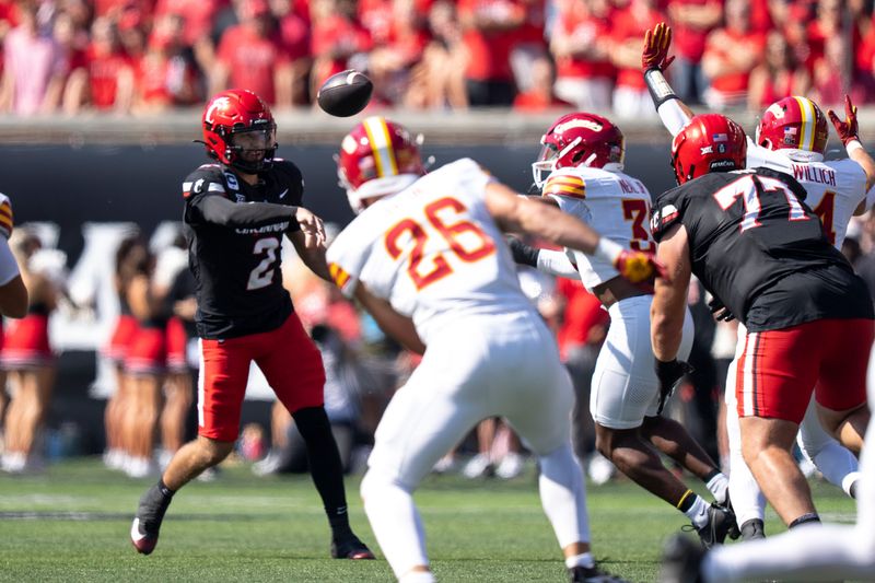 Cincinnati Bearcats quarterback Brendan Sorsby (2) throws a pass in the first quarter of the NCAA football game between the Cincinnati Bearcats and Iowa State Cyclones at Nippert Stadium in Cincinnati on Oct. 4, 2025.