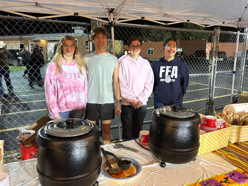 Kaydence Cassidy, John Cromwell, Aidan Sas, Elina Crespo.