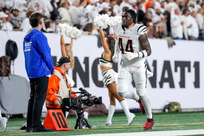 Cincinnati Bengals linebacker Demetrius Knight Jr. (44) runs for the locker room with an injury in the fourth quarter of the NFL Week 7 game between the Cincinnati Bengals and the Pittsburgh Steelers at Paycor Stadium in downtown Cincinnati on Thursday, Oct. 16, 2025. The Bengals won, 33-31.