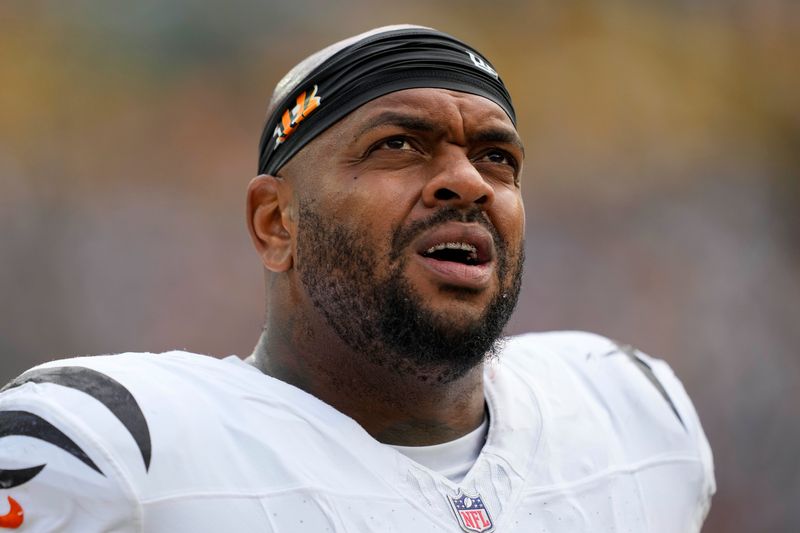 Cincinnati Bengals nose tackle Mike Pennel prior to the game against the Green Bay Packers at Lambeau Field.