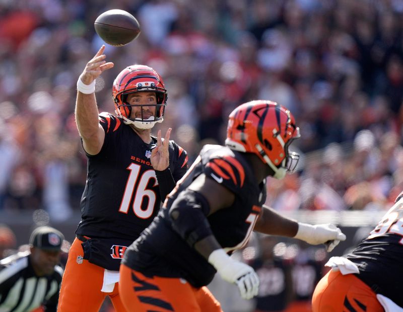 Cincinnati Bengals quarterback Joe Flacco throws a pass against the New York Jets in the 1st quarter Sunday October 26, 2025 at Paycor Stadium.