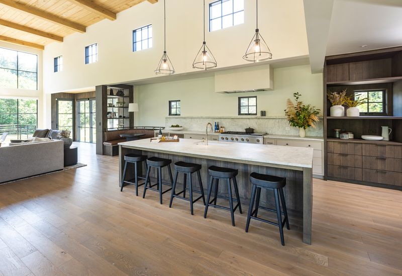 Large open design kitchen in a Bellepoint custom build in Powell