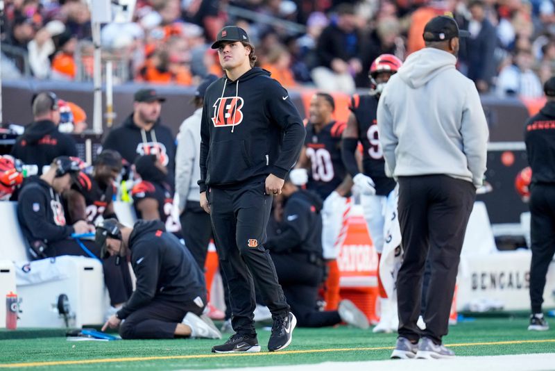 Injured Cincinnati Bengals defensive end Trey Hendrickson