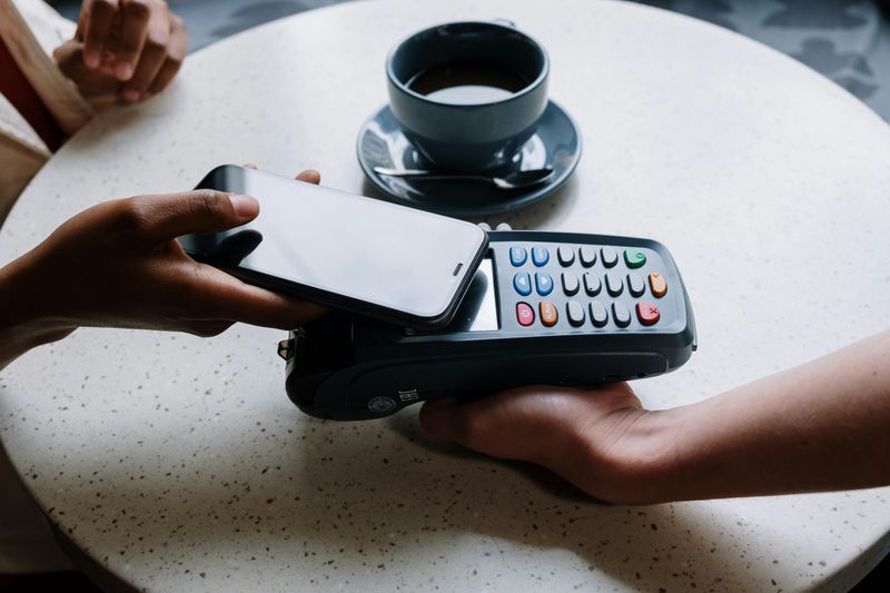 A California man is alleged to have fraudulently purchased dozens of items at retailers throughout Southeast Michigan using tap-to-pay cell phone programs and stolen or compromised U.S. credit cards.