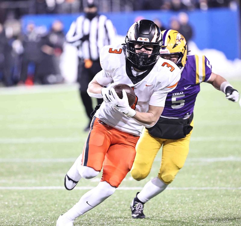 Anderson's Cooper Kathman (3) runs the ball during their OHSAA Division II state championship game in Canton, Ohio, Thursday, Dec. 4, 2025.