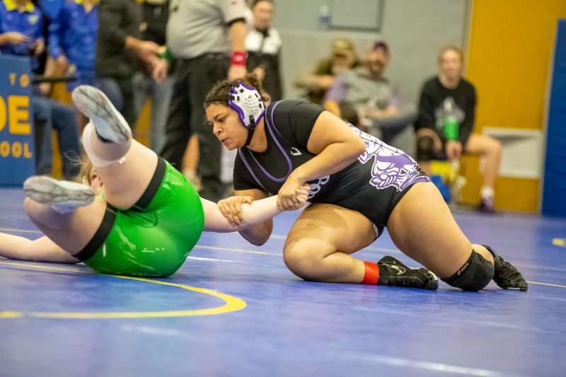 Ross' Keyonna Vann is in control in a 235 pound match.