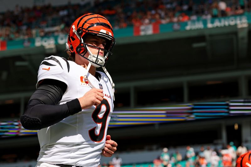 Joe Burrow posted the second-highest quarterback rating of his career in the Bengals' victory over the Miami Dolphins.
