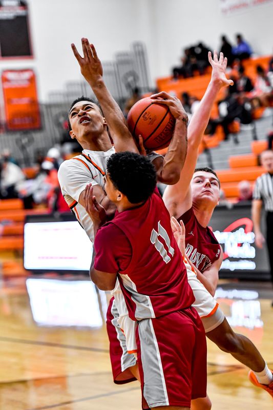 Mansfield Senior's Davion Mack led the Tygers to a 62-55 win over Dover to cut into the OCC lead.