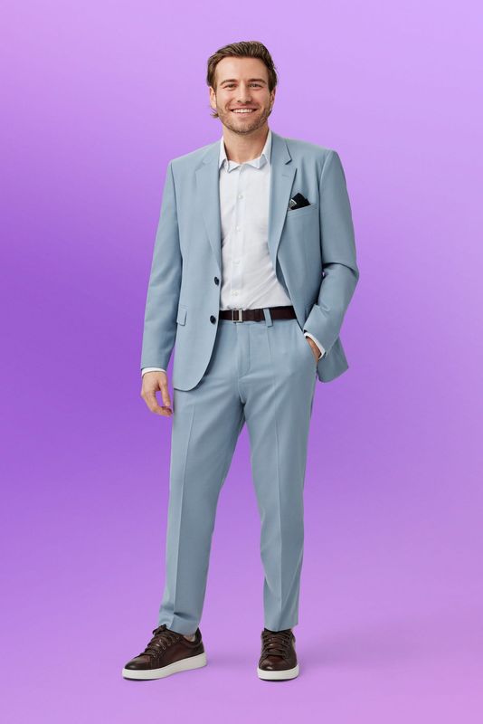 Steven, 32, works in finance in Ohio. He will appear on season 10 of "Love is Blind."