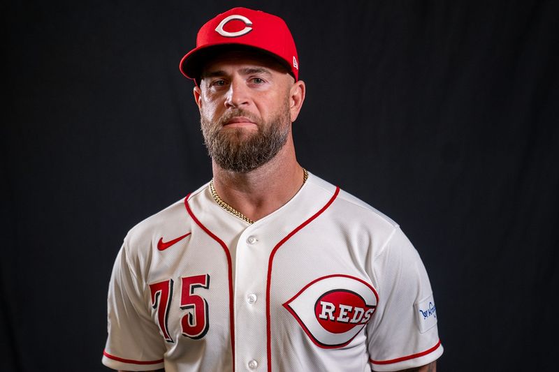 Longtime player and second year Reds coach got a taste of what his latest goal in the sport is, managing the last three innings of the team's 11-7 victory over the Chicago White Sox.