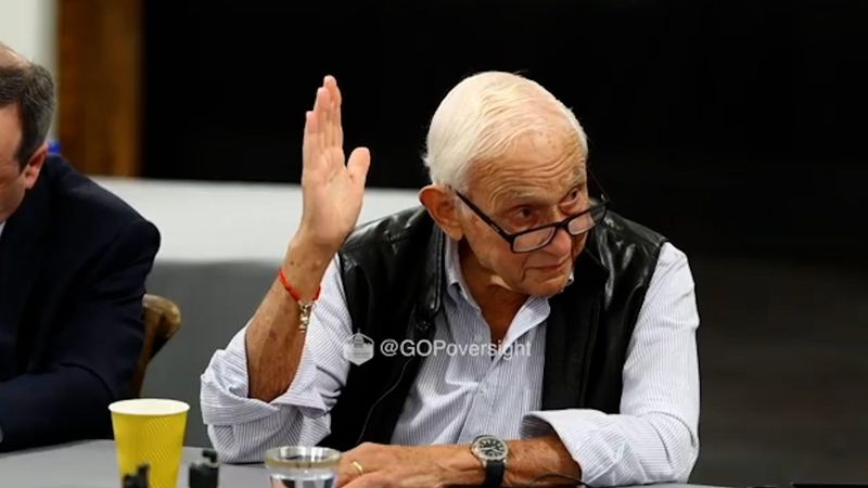 Ohio retail mogul Les Wexner is deposed by the House Oversight Committee on Feb. 18.