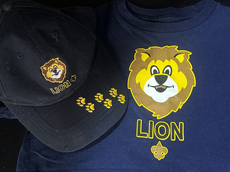 Officials say a 6-year-old Scout used the "lion's roar" child safety technique to scare off a convicted sex offender in Warren County.