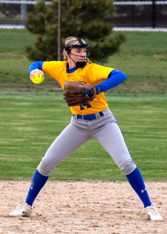 Clyde's Addi Caudill makes a play at second base.