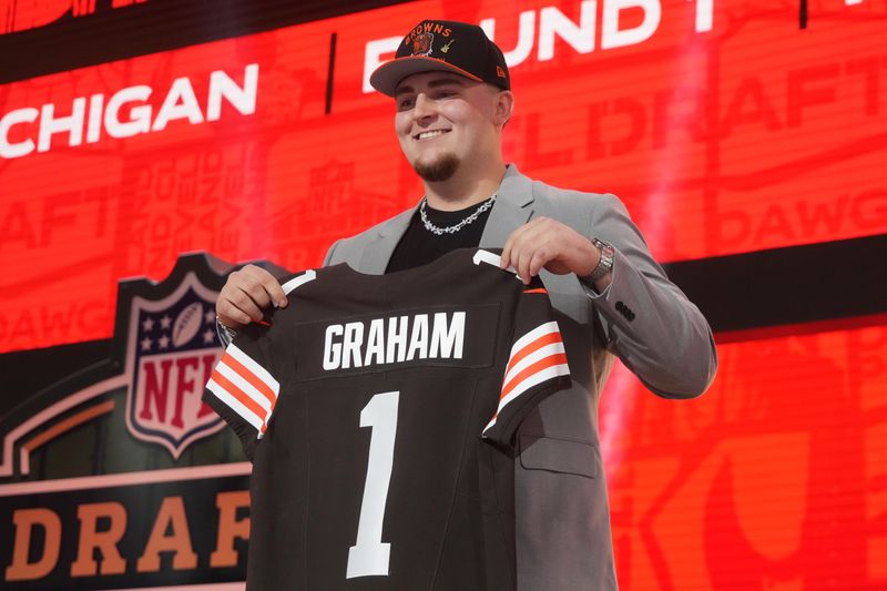 Apr 24, 2025; Green Bay, WI, USA; Michigan Wolverines defensive lineman Mason Graham is selected by the Cleveland Browns as the number five pick in the first round of the 2025 NFL Draft at Lambeau Field. Mandatory Credit: Kirby Lee-Imagn Images