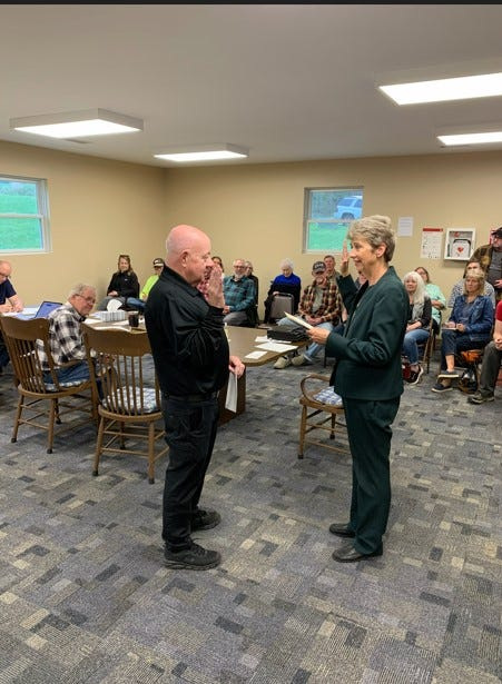 Hiram Trustee Dan Ellenberger is sworn in by Judge Melissa Roubic of the Portage County Municipal Court. Ellenberger replaces Debra Blake, who resigned. He will need to run for office in November 2027 if he wants to keep the seat.