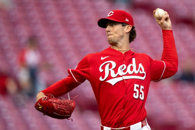 Cincinnati Reds pitcher Brandon Williamson (55) pitches in the first inning of the MLB baseball game between the Cincinnati Reds and the Colorado Rockies at Great American Ball Park in Cincinnati on Wednesday, April 29, 2026.