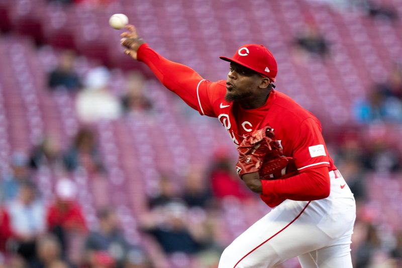 Cincinnati Reds pitcher Luis Mey (47) pitches in the fourth inning of the MLB baseball game between the Cincinnati Reds and the Colorado Rockies at Great American Ball Park in Cincinnati on Wednesday, April 29, 2026.