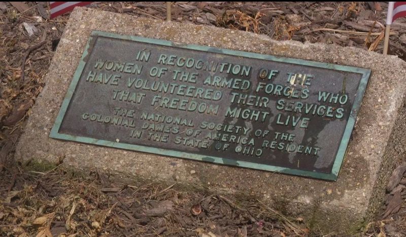 The National Society of Colonial Dames of America in the State of Ohio installed this memorial to women in the armed forces in Cincinnati's Eden Park in 1985.