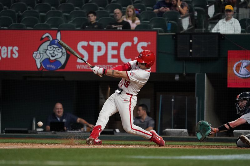 Feb 28, 2025; Arlington, TX, USA; The Auburn Tigers and Ohio State Buckeyes play a game during the Amegy Bank College Baseball Series presented by Kubota Weekend 3 at Globe Life Field. Mandatory Credit: Raymond Carlin III-Imagn Images