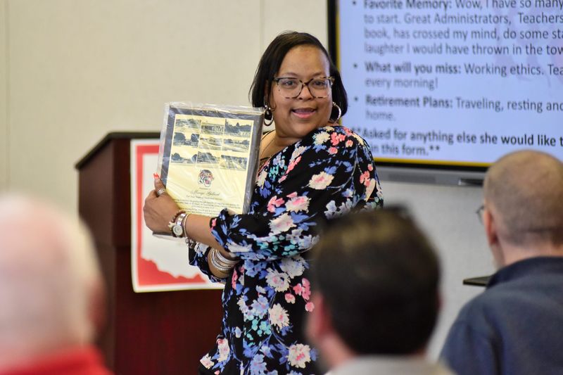 Margo Gilbert earned an award for her 39 years of service to Mansfield City Schools.