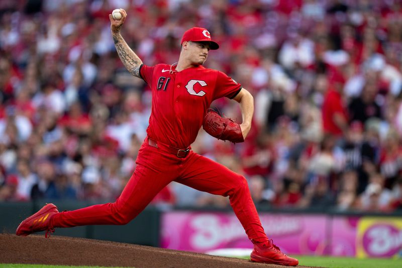 Cincinnati Reds pitcher Chase Petty (61) delivers a pitch in the first inning between the St. Louis Cardinals and Cincinnati Reds at Great American Ball Park in Cincinnati on Saturday, May 23, 2026.