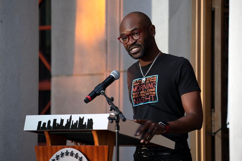 Densil Porteous, executive director of Stonewall Columbus, will step down July 1 to take a leadership role with the Human Rights Campaign.