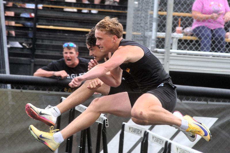Colonel Crawford's Roen Thew and Avery Powers have played instrumental roles in getting all three sprint relays to state.