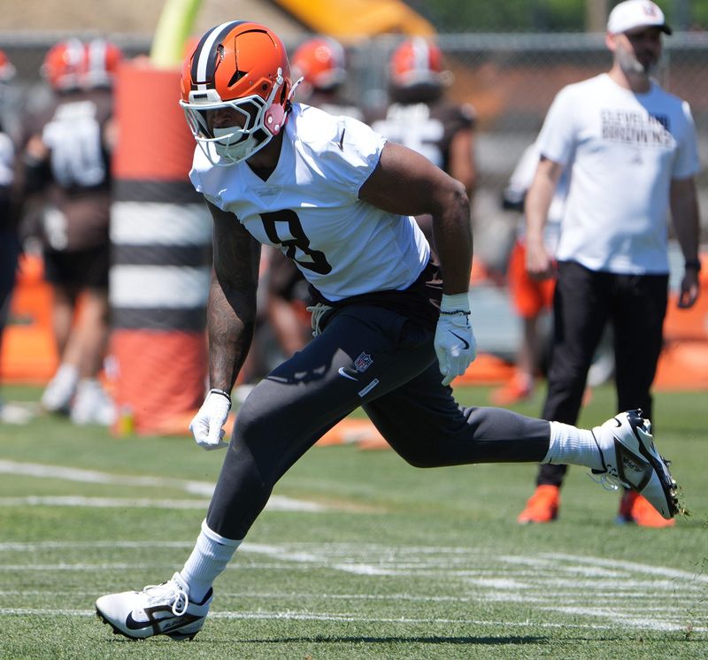 Cleveland Browns Jared Verse runs a drill during team OTAs at CrossCountry Mortgage Campus of the Cleveland Browns in Berea, Ohio on June 2, 2026.