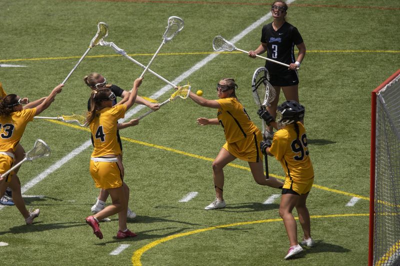 Olentangy Liberty's Abbie Craig (1) scores during the first half of the Division I state final.
