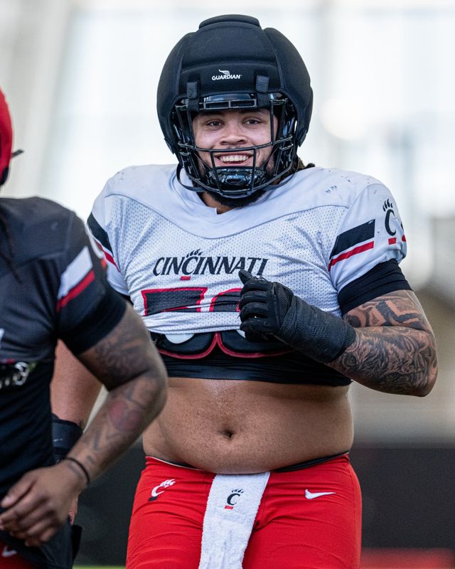 Cincinnati Bearcats offensive lineman Evan Tengesdahl has been named a Phil Steele Second Team Preseason All-American along with teammate and long snapper Eli Stein.