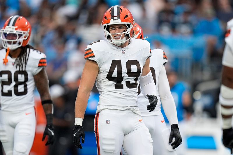 Aug 8, 2025; Charlotte, North Carolina, USA; Cleveland Browns linebacker Carson Schwesinger (49) during the first quarter against the Carolina Panthers at Bank of America Stadium. Mandatory Credit: Jim Dedmon-Imagn Images