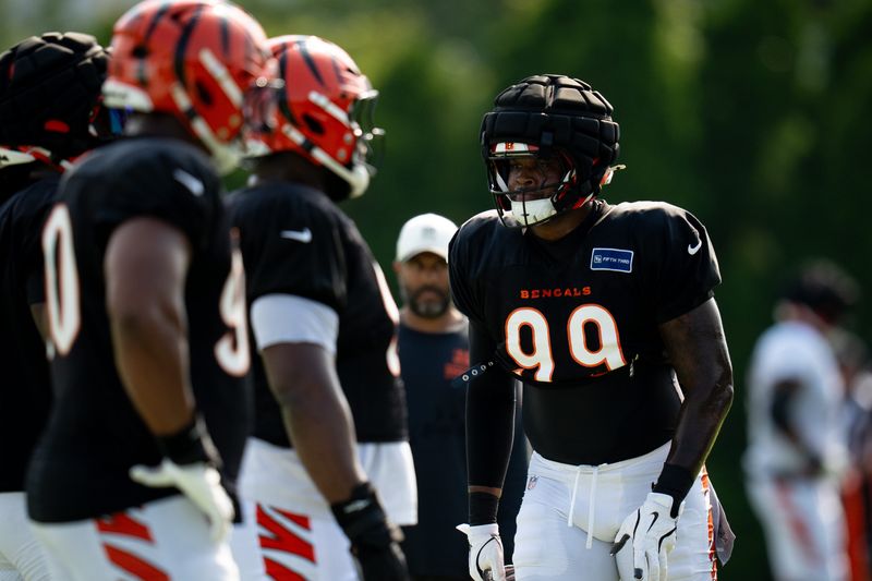 Cincinnati Bengals defensive end Myles Murphy (99) practices during Bengals practice at the Kettering Practice Fields in Cincinnati, Ohio, on Thursday, August 6, 2026.