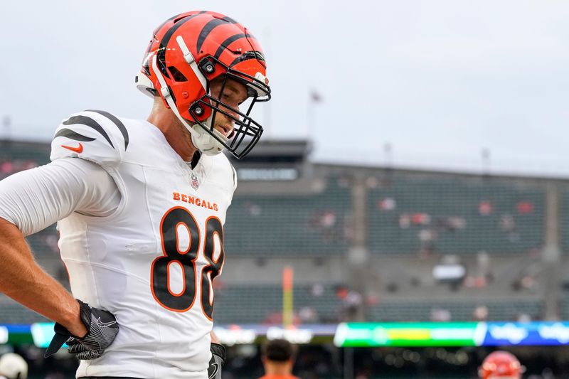 Cincinnati Bengals tight end Mike Gesicki (88) warms up during pregame before the first quarter of the NFL Preseason game between the Cincinnati Bengals and the Detroit Lions at Paycor Stadium in Cincinnati on Thursday, Aug. 13, 2026.